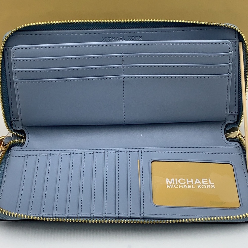 MICHAEL KORS LARGE TRAVEL CONTINENTAL WRISTLET WALLET PALE BLUE COLOR - Picture 6 of 13
